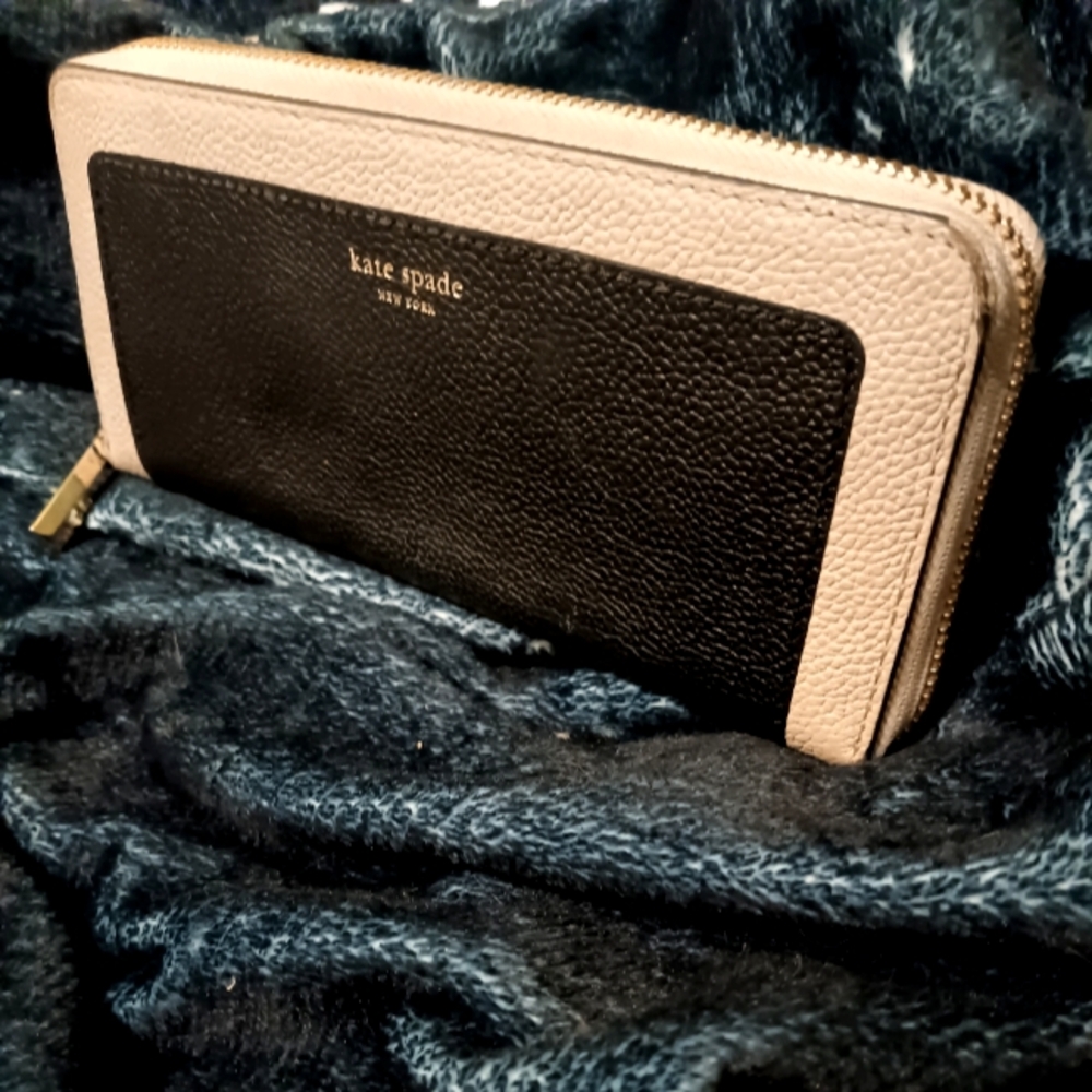 Kate Spade Taupe & Black Margaux Slim Continental Zip Around Wallet